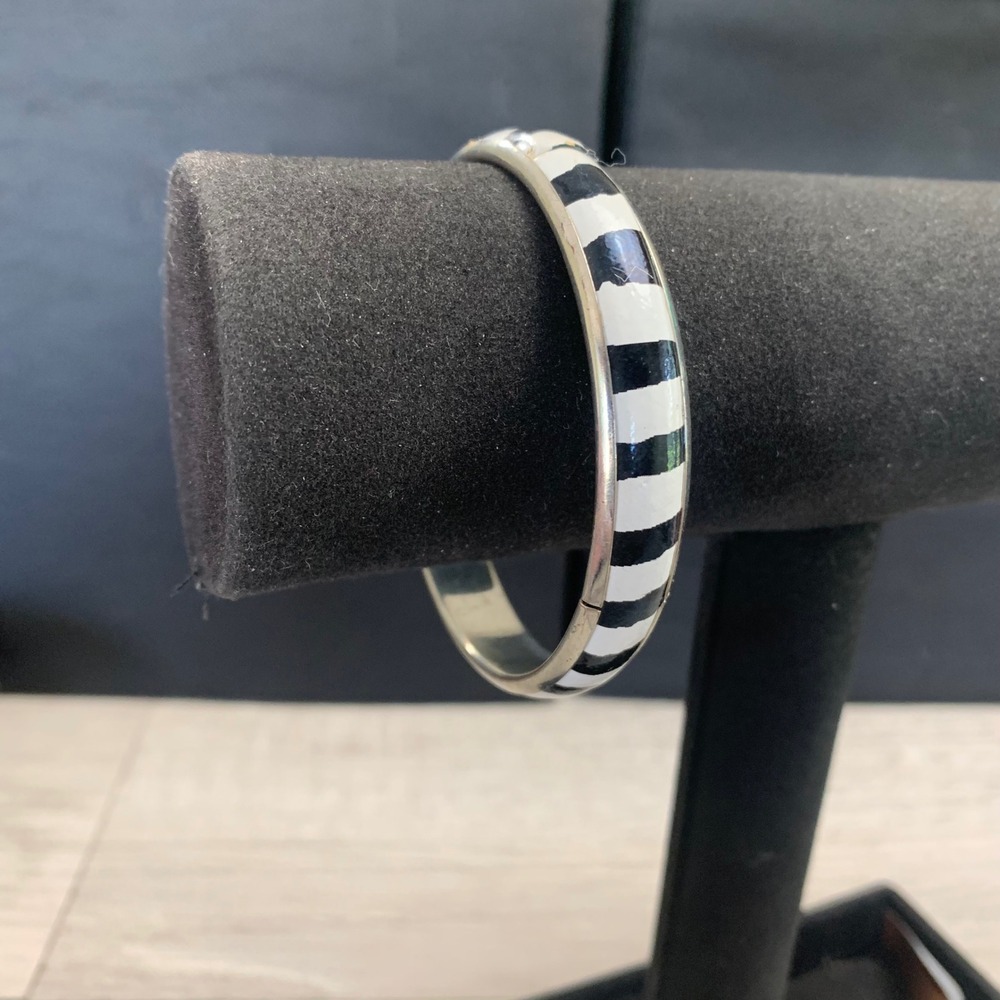Black and White Zebra Stripe Enamel Bangle Bracelet Silver Tone 8 Inch